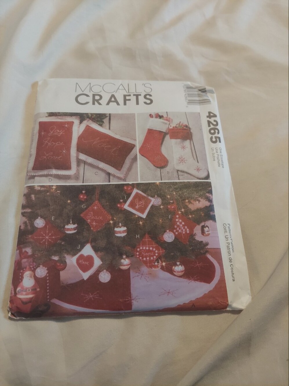 McCalls 4265 Christmas Tree Skirt Stocking Pillows Ornaments Sewing Pattern